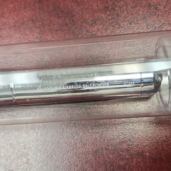 It Cosmetics CC+ Double Airbrush Ball Powder Brush - Picture 2 of 3